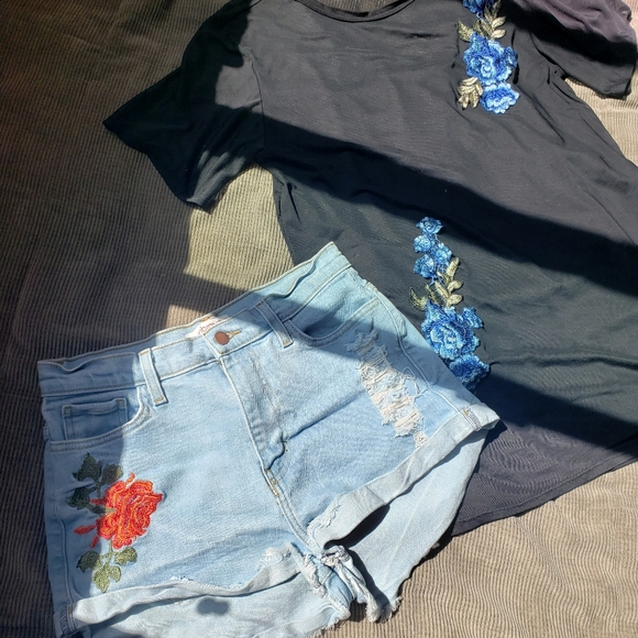 Set: Floral Denim Shorts and Mesh Top - Picture 2 of 4